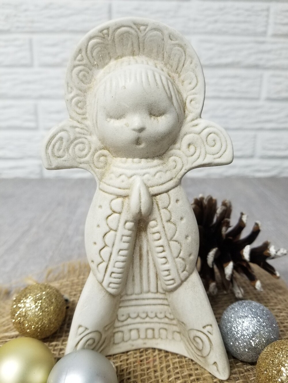 Vintage Ceramic Praying Angel - Picture 2 of 10